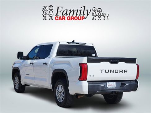 Used 2022 Toyota Tundra SR5 w/ SR5 Convenience Package image 3