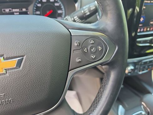 Used 2023 Chevrolet Traverse LT FWD image 15