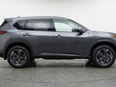 Used 2025 Nissan Rogue SV image 9