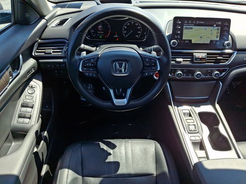 Used 2020 Honda Accord Touring image 11