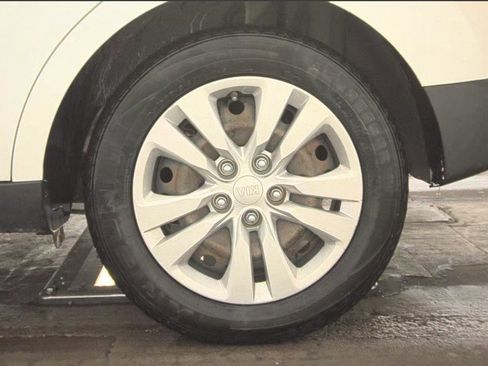 Used 2020 Kia Soul LX image 16