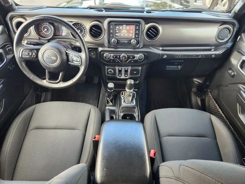Used 2018 Jeep Wrangler Sport AWD/4WD image 3