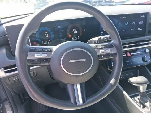 Used 2025 Hyundai Santa Cruz SEL FWD image 19