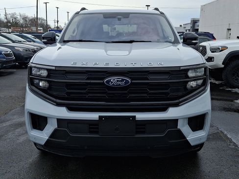 Used 2025 Ford Expedition Active image 2