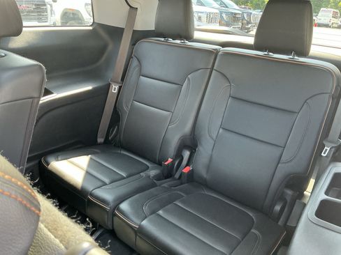 Used 2022 GMC Acadia AT4 w/ Preferred Package AWD/4WD image 40