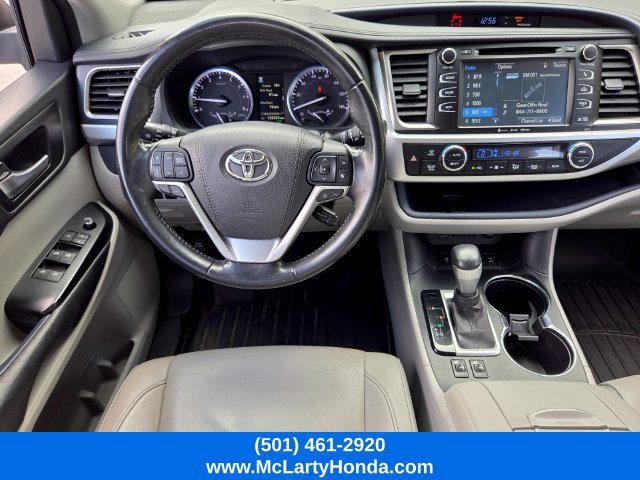 Used 2017 Toyota Highlander XLE AWD/4WD image 15