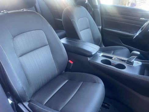 Used 2025 Nissan Altima 2.5 SV FWD image 36