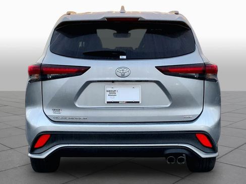 Used 2024 Toyota Highlander XSE FWD image 5