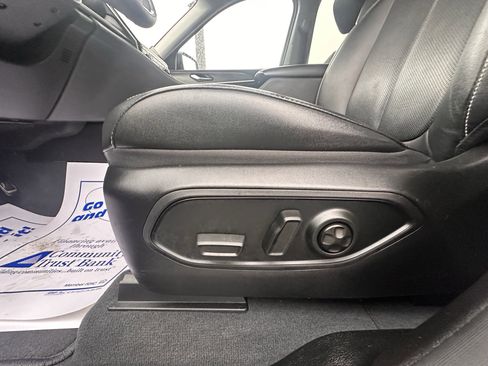 Used 2023 Jeep Grand Cherokee Limited w/ Luxury Tech Group II image 8