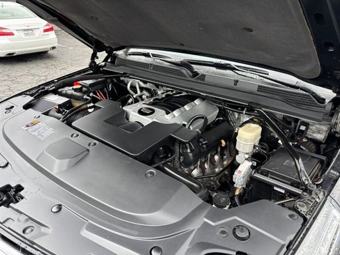 Used 2015 Cadillac Escalade Platinum image 34