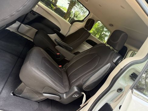 Used 2023 Chrysler Voyager LX FWD image 37
