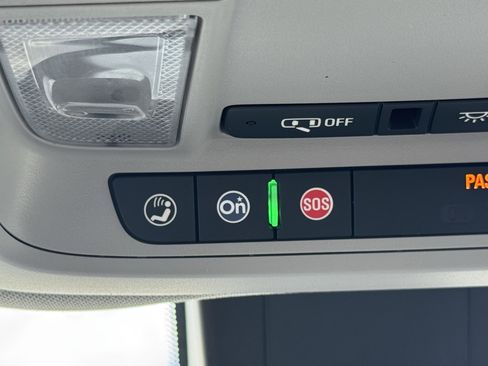 Used 2020 Chevrolet Equinox LT FWD image 4