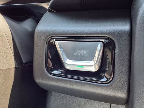 New 2026 GMC Yukon XL Elevation image 15