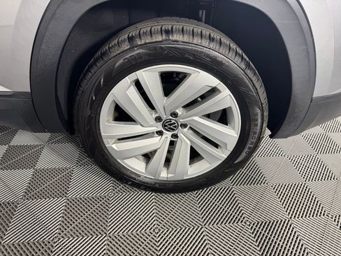 Used 2022 Volkswagen Atlas Cross Sport SE image 29