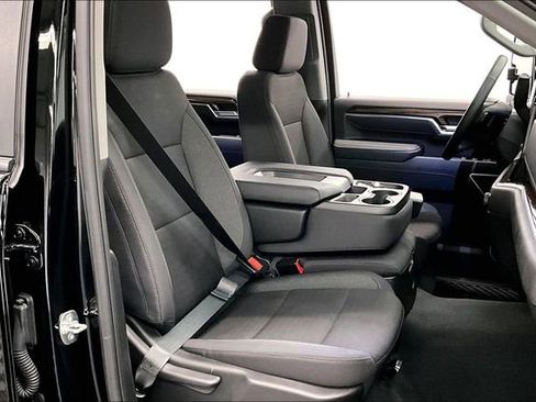 Used 2025 Chevrolet Silverado 2500 LT w/ Trail Boss Package image 8