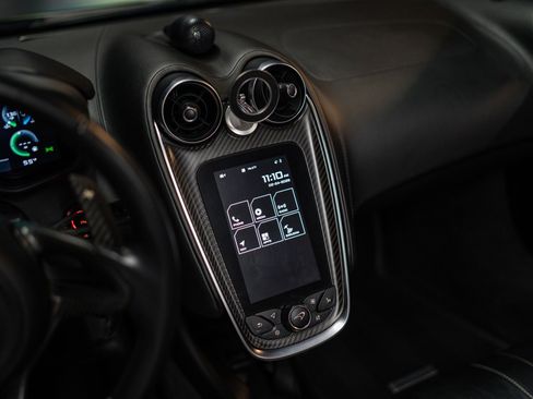 Used 2019 McLaren 570S Spider image 13