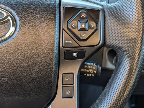 Certified 2022 Toyota Tacoma TRD Off-Road AWD/4WD image 18