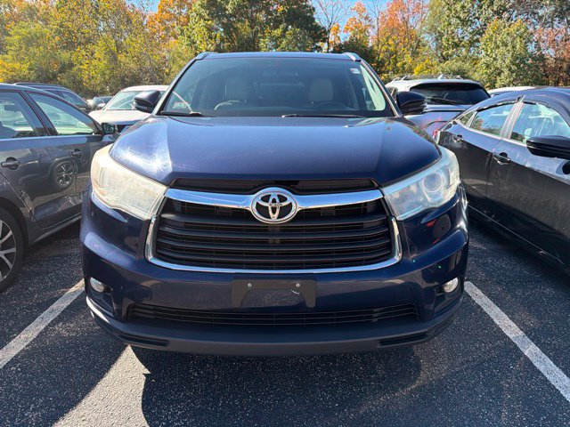 Used 2016 Toyota Highlander XLE AWD/4WD image 2