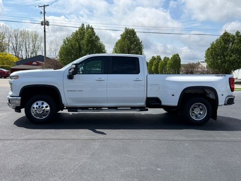 Used 2025 Chevrolet Silverado 3500 LT w/ Safety Package AWD/4WD image 5