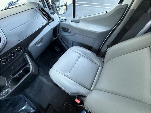 Used 2017 Ford Transit 150 XL image 9
