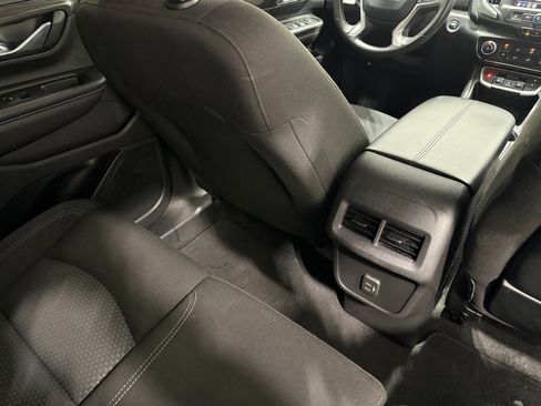 Used 2022 GMC Terrain SLE w/ Elevation Edition image 38