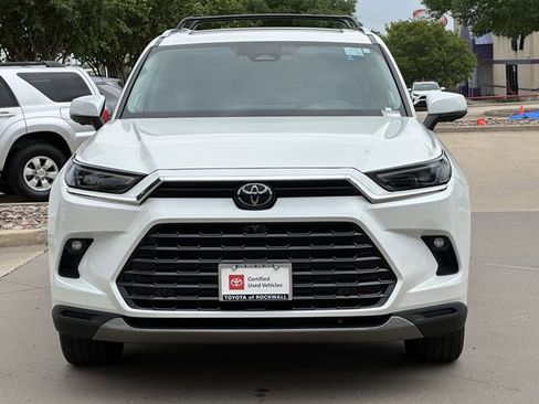 Used 2024 Toyota Grand Highlander AWD image 7