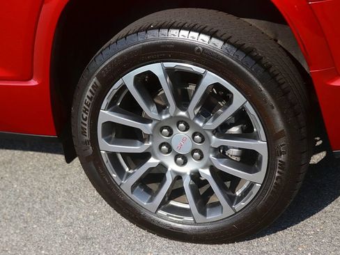Used 2023 GMC Acadia Denali w/ Denali Ultimate Package FWD image 9