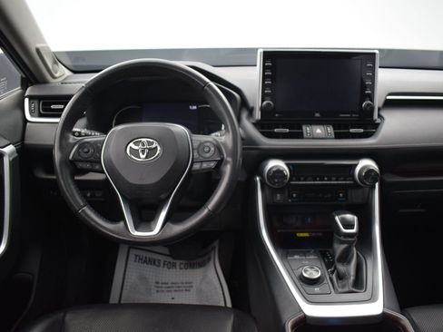 Used 2022 Toyota RAV4 Limited AWD/4WD image 18