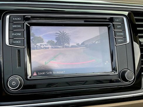 Used 2019 Volkswagen Beetle 2.0T SE image 13