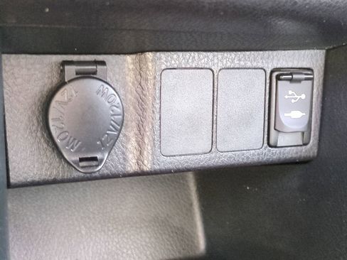 Used 2018 Toyota Corolla LE image 20