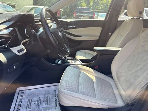 Used 2020 Buick Encore GX Essence w/ Experience Buick Package AWD/4WD image 9