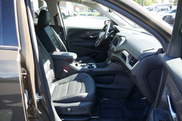Used 2024 GMC Terrain Denali AWD/4WD image 29