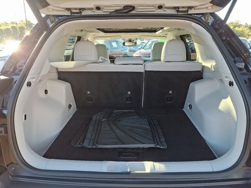 Used 2019 Jeep Cherokee Limited image 32