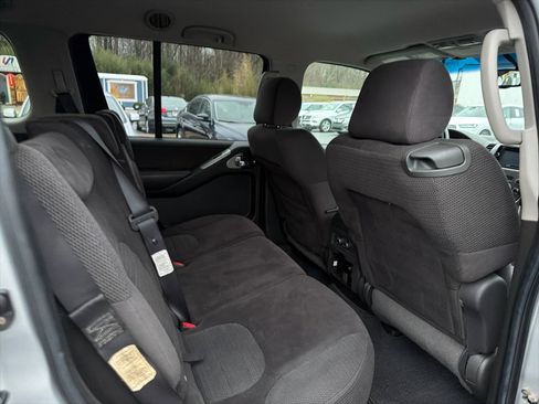 Used 2006 Nissan Pathfinder SE w/ (G01) SE Comfort Pkg image 11