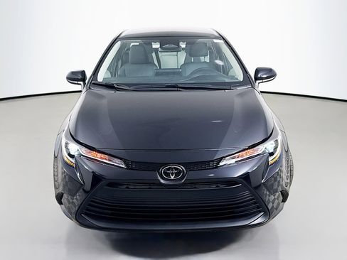 Used 2025 Toyota Corolla LE FWD image 2