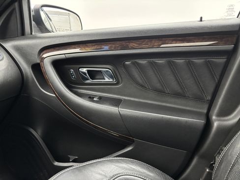 Used 2018 Ford Taurus Limited FWD image 41
