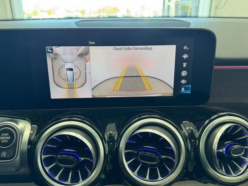 Used 2023 Mercedes-Benz GLB 250 image 26