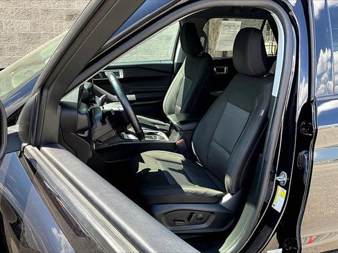 Certified 2023 Ford Explorer XLT w/ Class IV Trailer Tow Package image 23