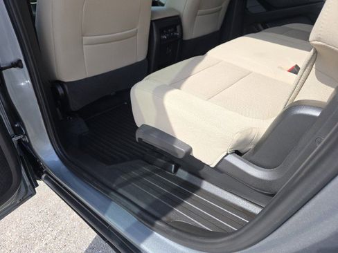 Used 2023 Chevrolet Traverse LS w/ Safety Package image 30