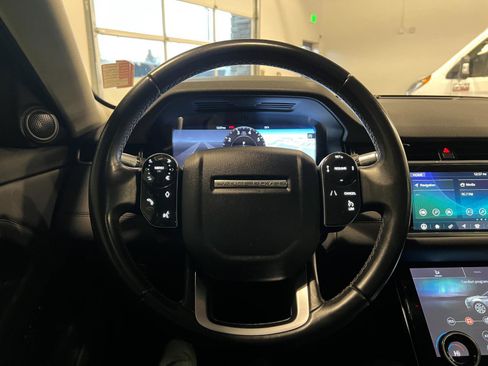 Used 2020 Land Rover Range Rover Evoque SE image 11