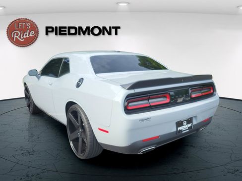 Used 2020 Dodge Challenger SXT w/ Driver Convenience Group RWD image 7