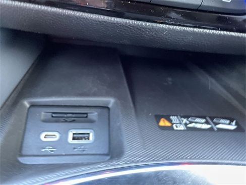 Used 2024 Buick Enclave Premium image 25