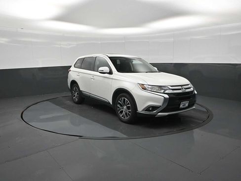 Used 2018 Mitsubishi Outlander SE AWD/4WD image 28