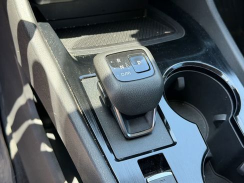 Used 2021 Nissan Rogue SV FWD image 12
