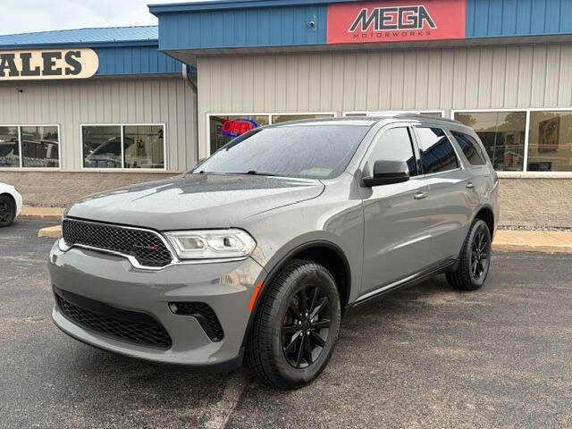 Used 2022 Dodge Durango SXT AWD/4WD image 2