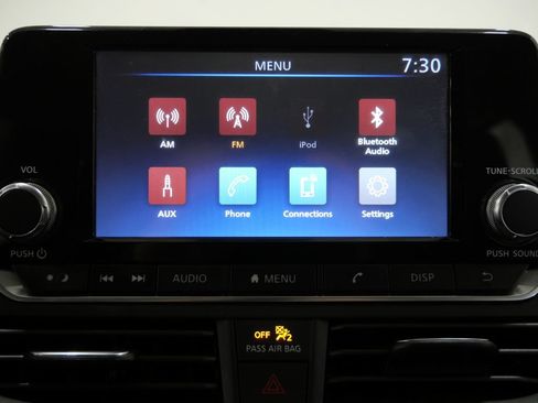 Used 2024 Nissan Altima 2.5 S FWD image 17