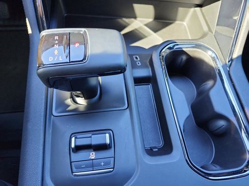 Used 2024 GMC Sierra 1500 AT4 w/ Technology Package image 21