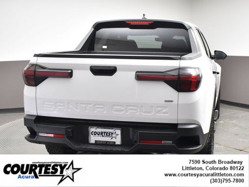 Used 2024 Hyundai Santa Cruz SEL AWD/4WD image 5