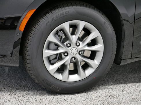 New 2026 Chrysler Pacifica Select image 49