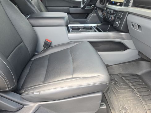 Used 2024 Ford F250 XLT w/ XLT Premium Package AWD/4WD image 12